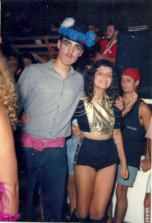 Eu...de MARMO CARRARA. Carnaval em Poço Fundo...1993...acho ! ;-)
